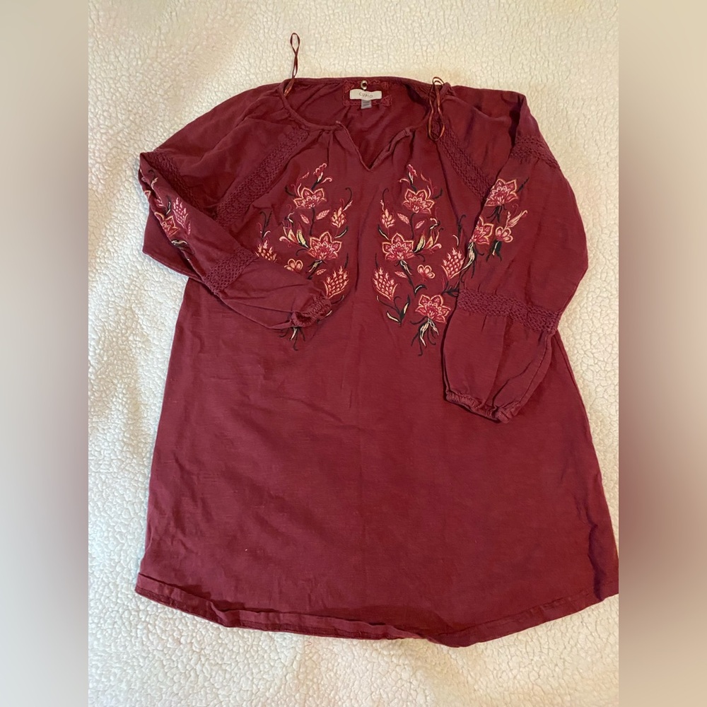 Cupio Burgundy Lace Detail  women’s size Small dress